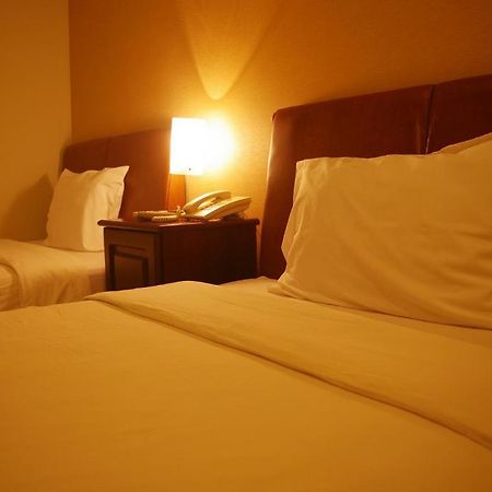 The Orchid Hotel Ambon Δωμάτιο φωτογραφία