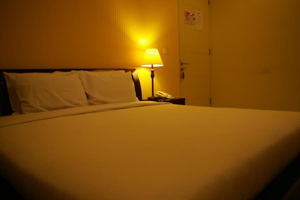 The Orchid Hotel Ambon Δωμάτιο φωτογραφία